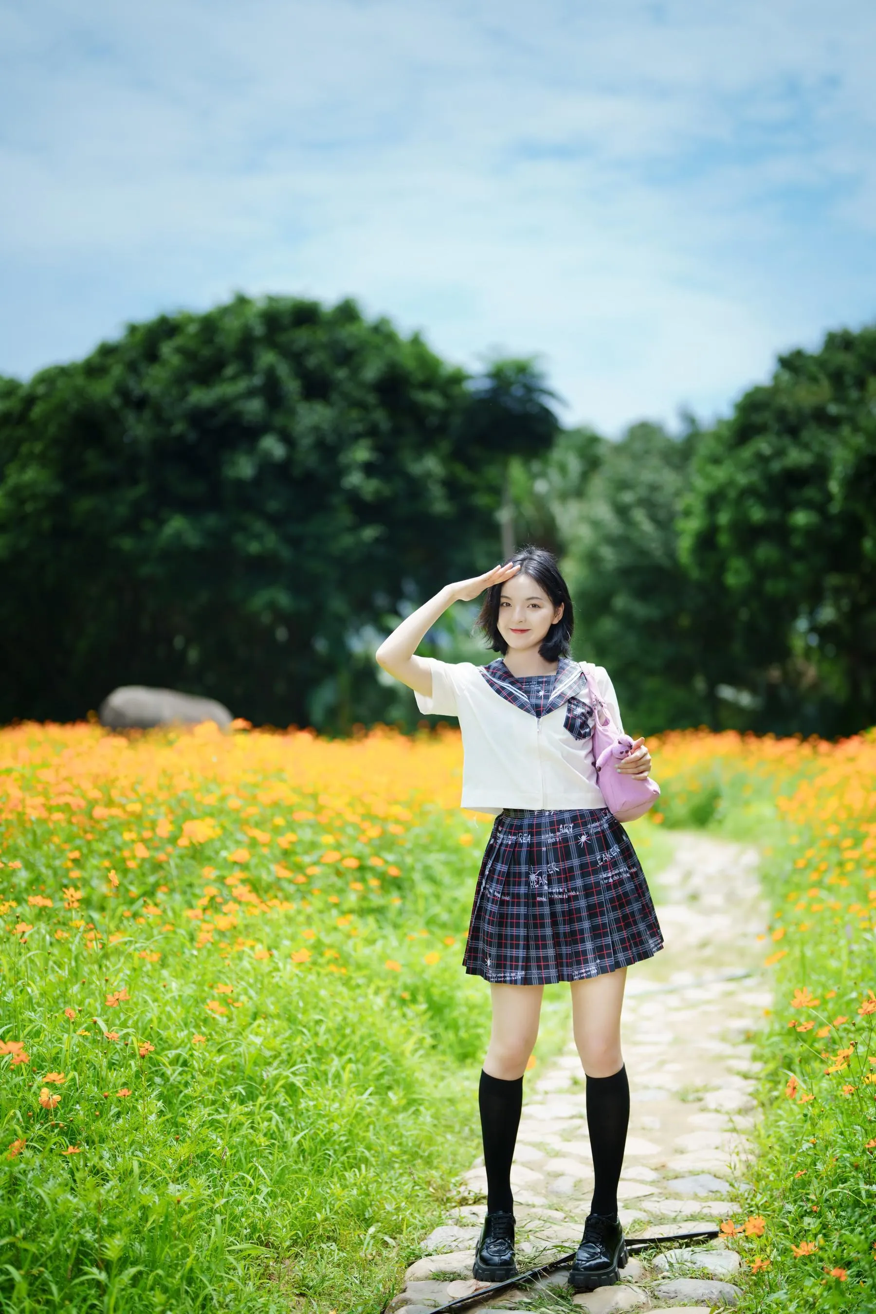 [YITUYU艺图语]2021.11.12 花田里的JK少女 dudu [51P]插图